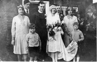 Wedding group 1927